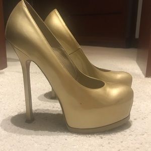 Yves Saint Laurent gold pumps 36.5